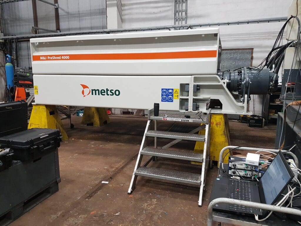 M&J PreShred 4000 industrineddeler under test og datalogning hos Phidan Engineering